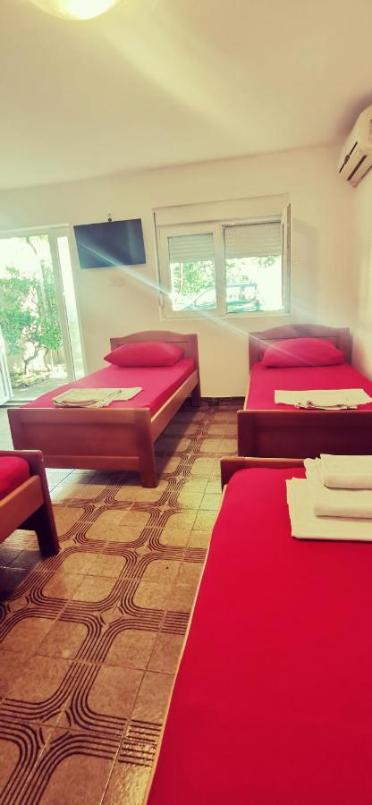 Sobe I Apartmani Marovic Petrovac Buitenkant foto